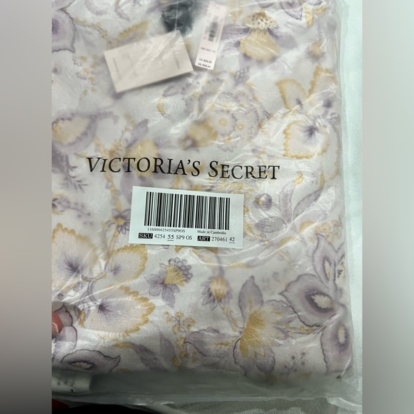 New NWT VS Victoria Secret 2 in 1 towel bag backpack floral - Picture 3 of 8
